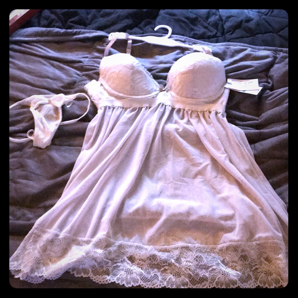 Jessica Simpson lingerie